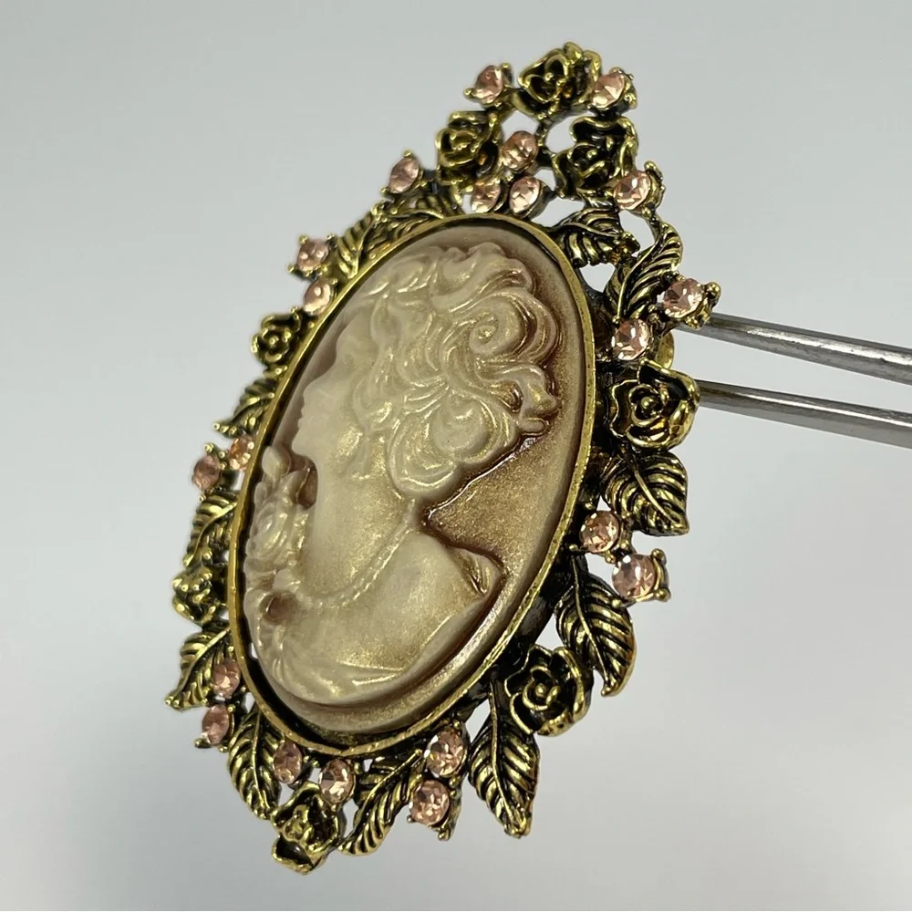 Cameo Brooch Pin Gold Tone Floral Design Vintage Look Champagne Rhinestones